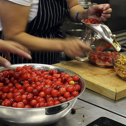 Деликатесный вишневый ликер