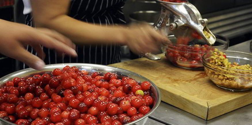 Рецепт деликатесного вишневого ликера