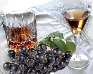 Ликер из черноплодной рябины