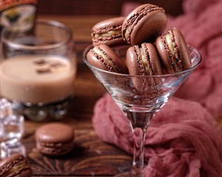 Шоколадные макарон с ликером Baileys