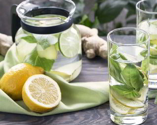Имбирный лимонад с базиликом