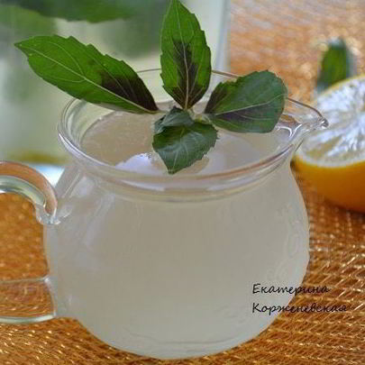 Лимонад с базиликом и душистым перцем