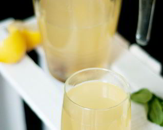 Лимонад с имбирем и медом