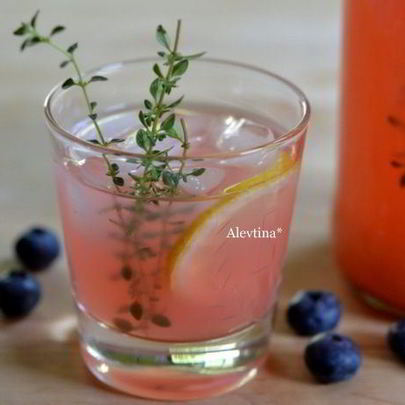 Лимонад ягодный с тимьяном