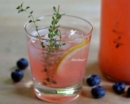 Лимонад ягодный с тимьяном