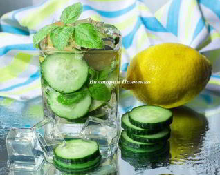 Лимонно-огуречный лимонад с базиликом