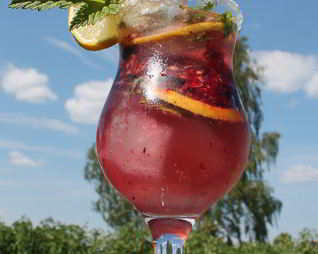 Мохито со смородиной и мятой