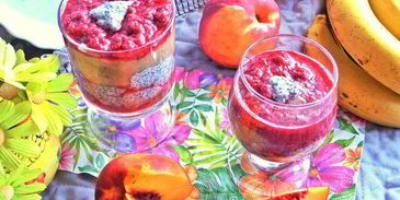 коктейль-десерт на основе молока и фруктов