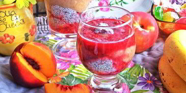 коктейль-десерт на основе молока и фруктов