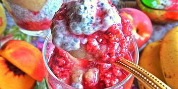 коктейль-десерт на основе молока и фруктов