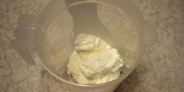 коктейль молочный с кусочками фруктов и шоколада