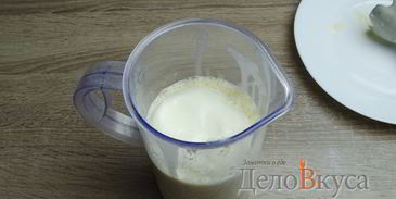 молочный коктейль с бананом и мороженым