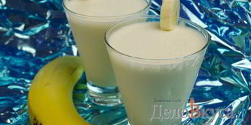 молочный коктейль с бананом и мороженым