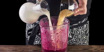 молочный коктейль с черничным нектаром