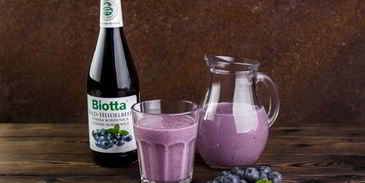 молочный коктейль с черничным нектаром