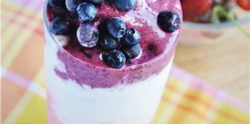 Рецепт молочного коктейля с черникой