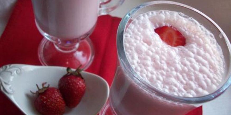 Рецепт молочного коктейля с клубникой
