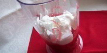 молочный коктейль с клубникой