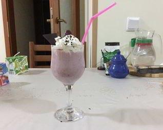 Молочный коктейль с малиной