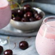 Рецепт Молочного коктейля с мороженым и вишней
