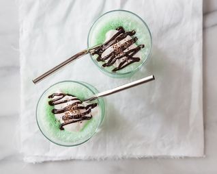 Молочный коктейль с мятным сиропом