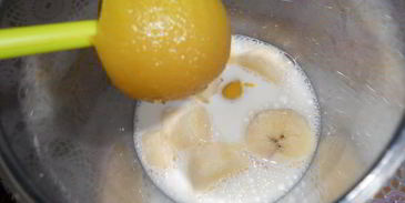 молочный коктейль с перепелиными яйцами