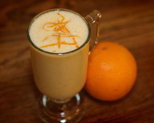 Молочный коктейль с персиками и апельсинами