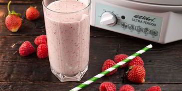 молочный коктейль с сушеными ягодами