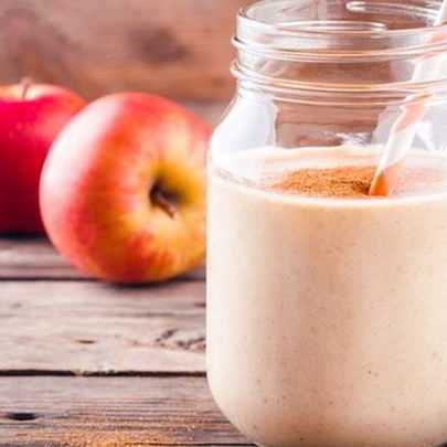 Освежающий молочный коктейль с яблоком