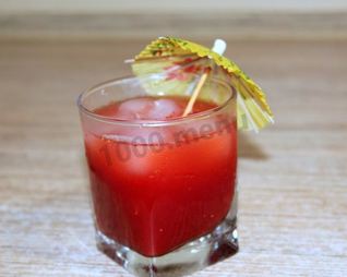 Клубничный морс из клубники