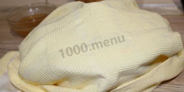 морс из замороженных ягод клубники и красной смородины