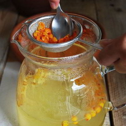 Напиток из облепихи и имбиря