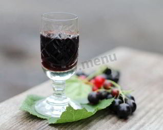 Настойка из черной смородины на водке