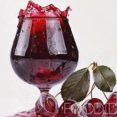 Настойка из вишни на водке с косточками