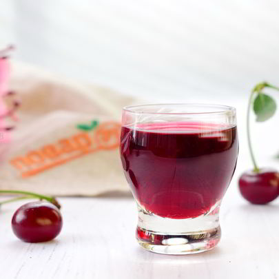 Вишневая настойка с корицей и гвоздикой