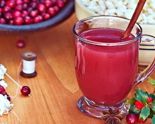Пряный клюквенный напиток