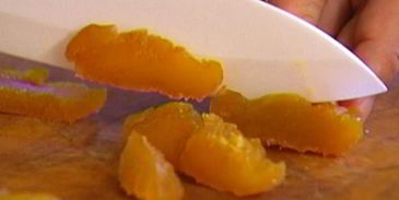 рисовые хлопья с персиками, сухофруктами и кленовым сиропом