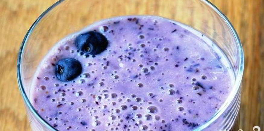 Рецепт бананова-черничного смузи