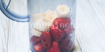 клубнично-банановый смузи