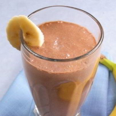 Шоколадный смузи с бананом