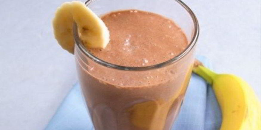 Рецепт шоколадного смузи с бананом