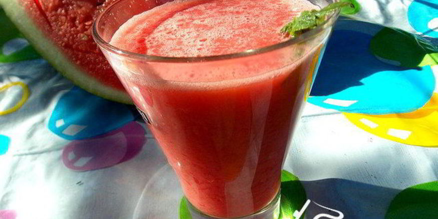 Рецепт смузей из арбуза, йогурта и мяты