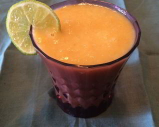 Смузи из манго и груши с гречневыми хлопьями