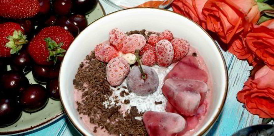 Рецепт вишневого смузи-боул с чиа