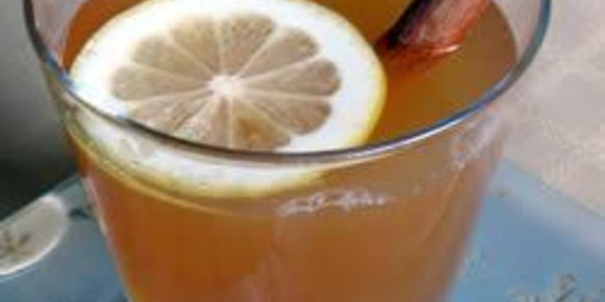 Рецепт горячего яблочного сока со специями