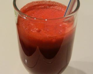 Сок из свеклы, яблок, моркови и лимона