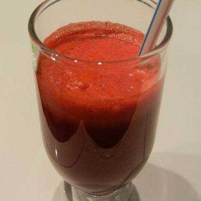 Сок из свеклы, яблок, моркови и лимона