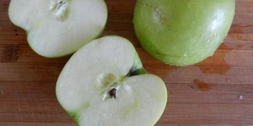 сок из свеклы, яблок, моркови и лимона