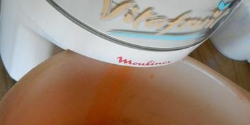 сок из свеклы, яблок, моркови и лимона