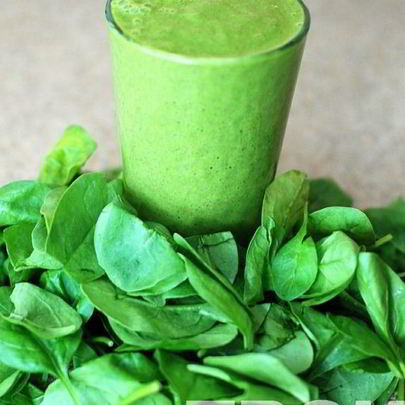 Сок из яблока моркови и шпината